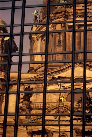 simsearch:841-03061964,k - Reflection of Berlin Cathedral in the Volkskammer in Berlin, Germany, Europe Stock Photo - Rights-Managed, Code: 841-03067242