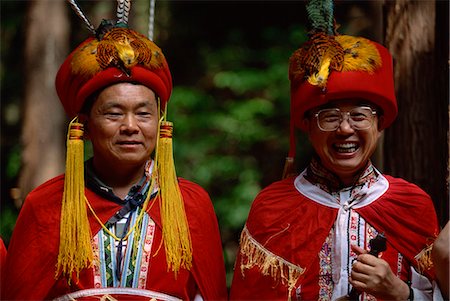 simsearch:841-05796495,k - Deux hommes en costume traditionnel au spectaculaire parc forestier de Zhangjiajie, Wulingyuan Scenic Area, Hunan, Chine, Asie Photographie de stock - Rights-Managed, Code: 841-03067272