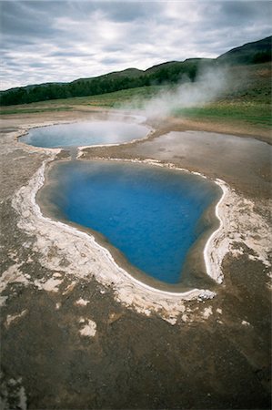 strokkur geyser - Piscines d'eau chaude dans ce domaine d'activité géothermique, Geysir, Islande, régions polaires Photographie de stock - Rights-Managed, Code: 841-03067390