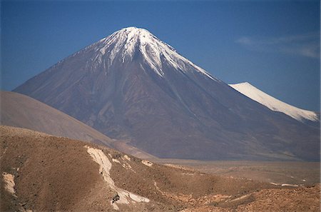 san pedro de atacama - Atacama Desert and Volcan Licancabur, San Pedro de Atacama region, Chile, South America Foto de stock - Direito Controlado, Número: 841-03067412