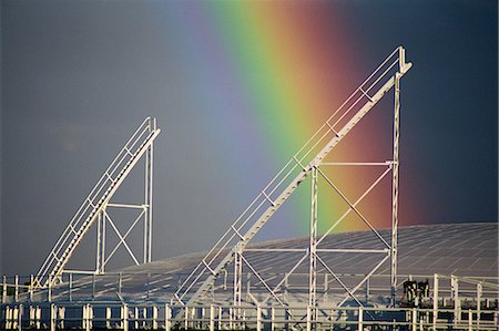 simsearch:841-02920454,k - Close-up of the end of a rainbow over a gasometer at Richmond, near London, England, United Kingdom, Europe Foto de stock - Con derechos protegidos, Código: 841-03067421