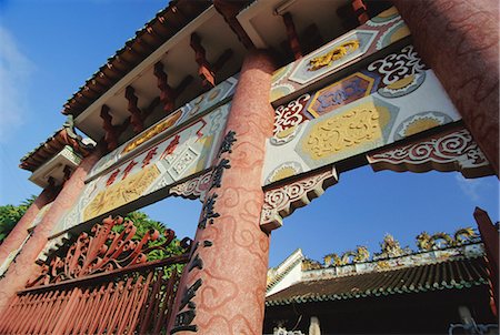 Pagoda gate in Hoi An, historic town south of Danang, Vietnam, Indochina, Asia Foto de stock - Con derechos protegidos, Código: 841-03067516
