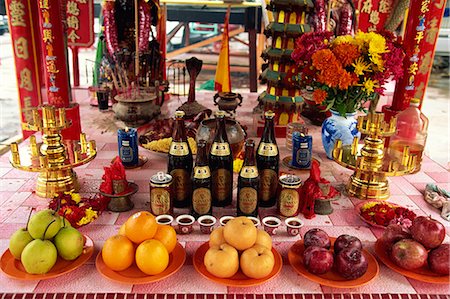 penang - Offrandes au temple chinois pendant le festival, Georgetown, île de Penang, en Malaisie, Asie du sud-est, Asie Photographie de stock - Rights-Managed, Code: 841-03067663