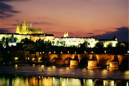simsearch:841-03058788,k - Prague Castle and Charles Bridge, Prague, Czech Republic, Europe Foto de stock - Direito Controlado, Número: 841-03060623