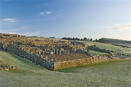 Partie de Housesteads Fort romain vers l'est, mur d'Hadrien, patrimoine mondial de l'UNESCO, Northumbria, Angleterre, Royaume-Uni, Europe Photographie de stock - Rights-Managed, Code: 841-03061129