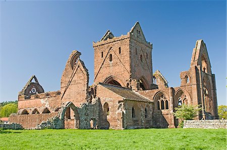 simsearch:841-03064724,k - The 13th century Cistercian Sweetheart Abbey, founded by Devorgilla, Lady of Galloway, New Abbey, Dumfries and Galloway, Scotland, United Kingdom, Europe Foto de stock - Con derechos protegidos, Código: 841-03061186