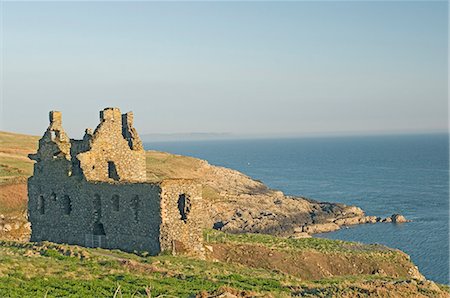 simsearch:841-02946246,k - The 16th century clifftop Dunskey Castle, overlooking the Irish Sea, near Portpatrick, Dumfries and Galloway, Scotland, United Kingdom, Europe Foto de stock - Con derechos protegidos, Código: 841-03061196