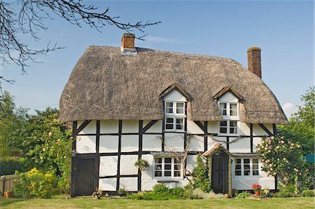 Original timber framed and thatched cottage, Hampshire, England, United Kingdom, Europe Stock Photo - Rights-Managed, Code: 841-03061224