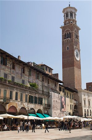 Tour de Lombardie, 83 mètres de haut et le marché de la Piazza della Erbe, Verona, Vénétie, Italie, Europe Photographie de stock - Rights-Managed, Code: 841-03061431