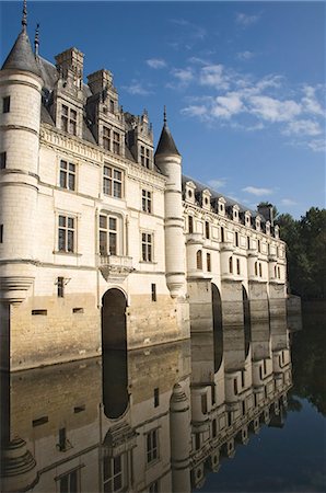 Chateau de Chenonceau reflected in the River Cher, Indre-et-Loire, Pays de la Loire, France, Europe Stock Photo - Rights-Managed, Code: 841-03061493