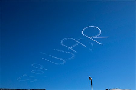 simsearch:841-03062166,k - Arrêter message de guerre écrit dans le ciel en vapeur de l'avion, Cape Town, Afrique du Sud, Afrique Photographie de stock - Rights-Managed, Code: 841-03061714