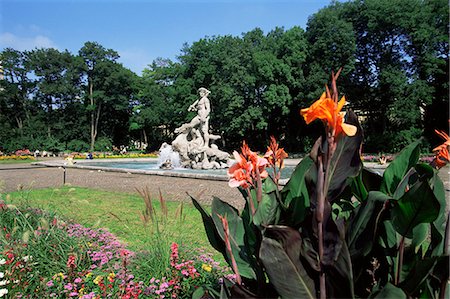 simsearch:841-03061854,k - Statue de Neptune dans le Alter Botanical Garden, Munich, Bavière, Allemagne, Europe Photographie de stock - Rights-Managed, Code: 841-03061888