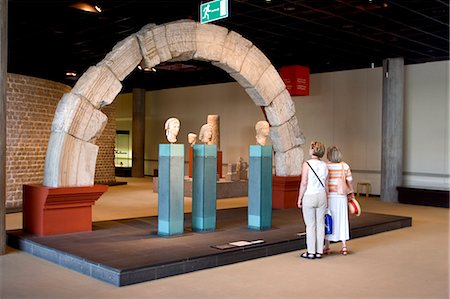 simsearch:841-03673020,k - Le Musée romain-allemand (Romisch-Germanisches Museum), Cologne, Nord Westphalie, Allemagne, Europe Photographie de stock - Rights-Managed, Code: 841-03061934