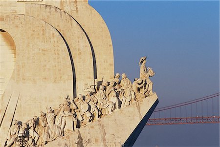 simsearch:841-06345267,k - Padrao Dos Descobrimentos (Denkmal der Entdeckungen) und Ponte 25 de Abil (25. April) Brücke über Lissabon, Europa Stockbilder - Lizenzpflichtiges, Bildnummer: 841-03062046