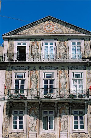 Facade of a building decorated with azulejos, Bairro Alto, Lisbon, Portugal, Europe Foto de stock - Con derechos protegidos, Código: 841-03062056