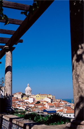 Miradouro de Santa Luzia with a view over the Moorish quarter, the Alfama, Lisbon, Portugal, Europe Foto de stock - Con derechos protegidos, Código: 841-03062051