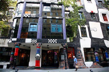 simsearch:841-03029806,k - KunstHausWien par l'architecte Hundertwasser, Vienne, Autriche, Europe Photographie de stock - Rights-Managed, Code: 841-03062228