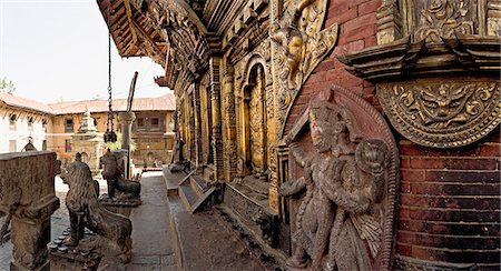 Fines sculptures de métal et de Pierre, temple de Changu Narayan, vallée de Kathmandu, Népal, Asie Photographie de stock - Rights-Managed, Code: 841-03062302