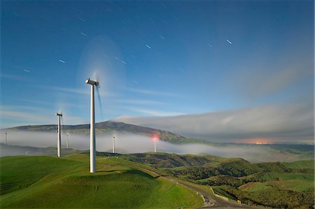 simsearch:841-03062353,k - A long exposure by moonlight of windmills in Te Apiti Wind Farm, Palmerston North, Manawatu, North Island, New Zealand, Pacific Foto de stock - Con derechos protegidos, Código: 841-03062348