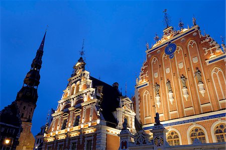 simsearch:841-03062882,k - Maison des comédons au Town Hall Square, la nuit, Ratslaukums, Riga, Lettonie, pays baltes, l'Europe Photographie de stock - Rights-Managed, Code: 841-03062877