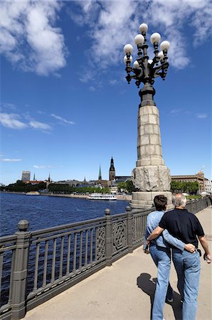 simsearch:841-03062911,k - La vieille ville d'à travers la rivière Daugava, Riga, Lettonie, pays baltes, Europe Photographie de stock - Rights-Managed, Code: 841-03062890