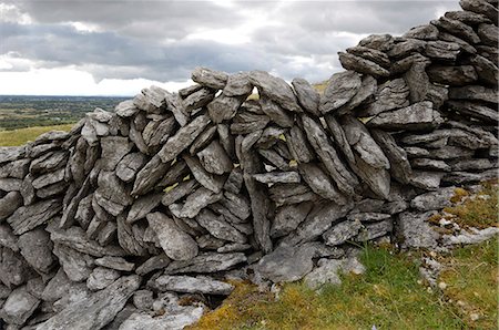 drystone wall - Dry stone wall on The Burren, County Clare, Munster, Republic of Ireland, Europe Foto de stock - Con derechos protegidos, Código: 841-03063062