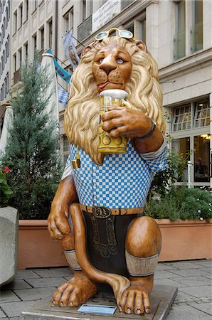 simsearch:841-03061980,k - Munchner Lowenparade (Munich Lion Parade), one of many colourful painted statues of lions to be found throughout the city, Munich, Bavaria (Bayern), Germany, Europe Stock Photo - Rights-Managed, Code: 841-03063077