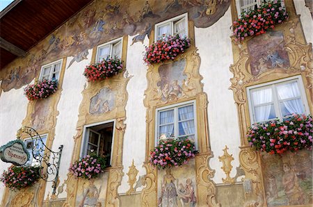 Decorated buildings, Mittenwald, Bavaria (Bayern), Germany, Europe Foto de stock - Direito Controlado, Número: 841-03063189