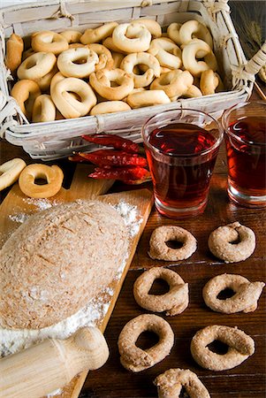 Tarallucci ou Taralli, pain des Pouilles, Italie, Europe Photographie de stock - Rights-Managed, Code: 841-03063378