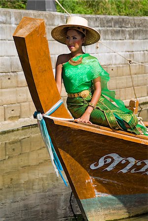 phuket - Girl in traditional Thai clothes, Phuket, Thailand, Southeast Asia, Asia Fotografie stock - Rights-Managed, Codice: 841-03063411