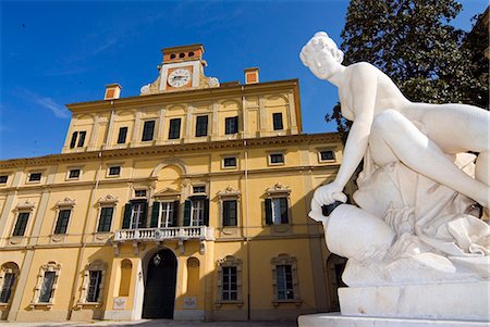 simsearch:841-03063541,k - Pomona Statue, Palazzo Ducale, Parma, Emilia Romagna, Italy, Europe Stock Photo - Rights-Managed, Code: 841-03063544