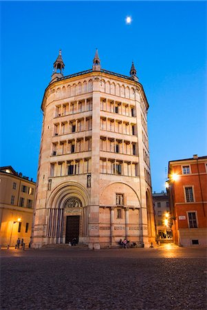 simsearch:841-07082346,k - The Baptistry, Parma, Emilia Romagna, Italy, Europe Fotografie stock - Rights-Managed, Codice: 841-03063565