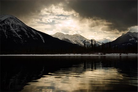 Vermilion Seen, Banff National Park, UNESCO World Heritage Site, Alberta, Kanada, Nordamerika Stockbilder - Lizenzpflichtiges, Bildnummer: 841-03063930