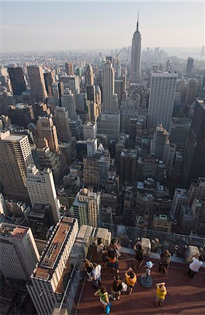 simsearch:841-03454374,k - Touristes photographiant vue sur l'Empire State Building, du haut de la construction électrique, (Top of the Rock), Rockefeller Centre, Manhattan, New York, États-Unis d'Amérique, Amérique du Nord Photographie de stock - Rights-Managed, Code: 841-03454307