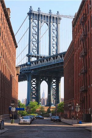 puente de manhattan - Manhattan Bridge and Empire State Building in the distance, DUMBO, Brooklyn, New York City, New York, United States of America, North America Foto de stock - Con derechos protegidos, Código: 841-03454325