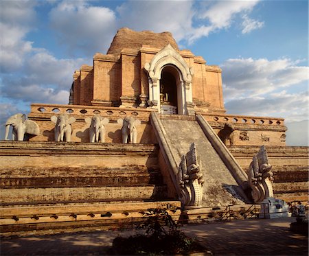 The giant chedi of Wat Chedi Luang, destroyed by earthquake, Chiang Mai, Thailand, Southeast Asia, Asia Stock Photo - Rights-Managed, Code: 841-03489536