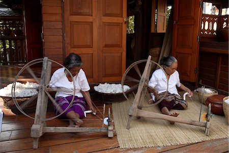 simsearch:841-02825093,k - Spinning cotton in Chiang Mai, Thailand, Southeast Asia, Asia Foto de stock - Con derechos protegidos, Código: 841-03483763