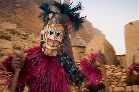 dogon - Masque cérémoniel danseur Dogon près de Sangha, escarpement de Bandiagara, région de Dogon, Mali, Afrique de l'Ouest, Afrique Photographie de stock - Rights-Managed, Code: 841-03505135