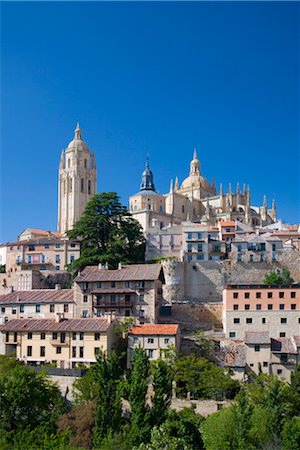 simsearch:841-03518063,k - View across city rooftops to the cathedral, Segovia, Castilla y Leon, Spain, Europe Stock Photo - Rights-Managed, Code: 841-03505255