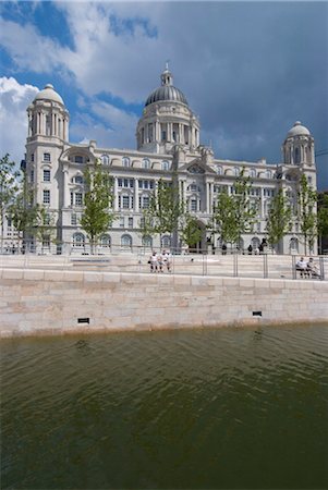 simsearch:841-03505421,k - Le Port de Liverpool Building, l'un des trois Grâces, vu de la nouvelle liaison de Canal de Leeds Liverpool, Liverpool, Merseyside, Angleterre, Royaume-Uni, Europe Photographie de stock - Rights-Managed, Code: 841-03505420