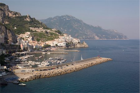 simsearch:841-02714988,k - View of Amalfi, Costiera Amalfitana, UNESCO World Heritage Site, Campania, Italy, Europe Foto de stock - Con derechos protegidos, Código: 841-03505679