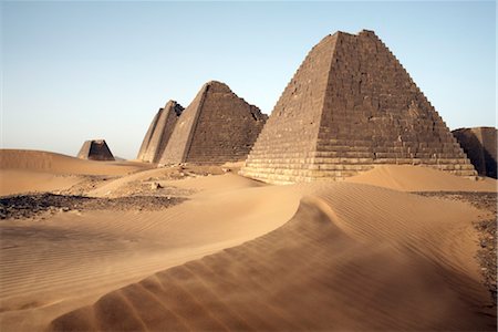 simsearch:841-02708564,k - Les pyramides de plus populaire tourist attraction, Bagrawiyah, Soudan, Afrique du Méroé (Soudan) Photographie de stock - Rights-Managed, Code: 841-03507924