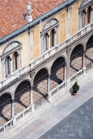 piazza dei signori - High view of Loggia Consiglio, Piazza dei Signori, Verona, Veneto, Italy, Europe Stock Photo - Rights-Managed, Code: 841-03508015