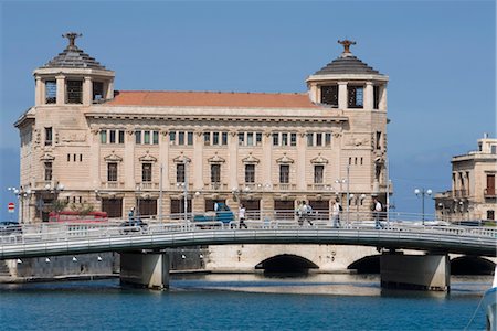 syracuse - Pont du port, Ortigia, Syracuse, Sicile, Italie, Europe Photographie de stock - Rights-Managed, Code: 841-03502537
