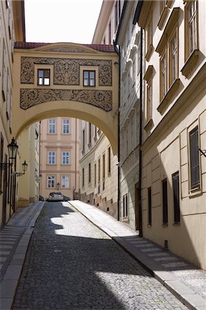 simsearch:841-02991416,k - Empty street scene, decorative arch, Little Quarter, Old Town, Prague, Czech Republic, Europe Foto de stock - Direito Controlado, Número: 841-03502550