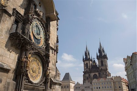 Mairie horloge, horloge astronomique et Eglise Notre-Dame avant Tyn en arrière-plan, place de la vieille ville, Old Town, Prague, République tchèque, Europe Photographie de stock - Rights-Managed, Code: 841-03502562