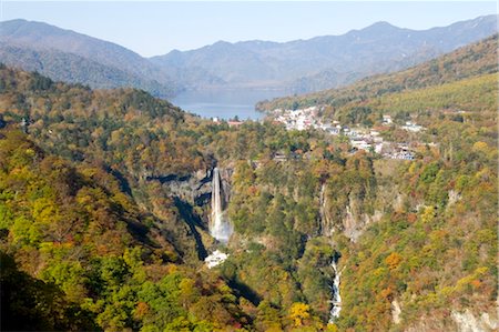 simsearch:841-03672276,k - Lac Chuzenji et chutes Kegon, 97 m de haut, Nikko, Honshu, Japon Photographie de stock - Rights-Managed, Code: 841-03517032