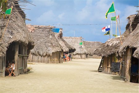 Thatched houses, Isla Tigre, San Blas Islands, Comarca de Kuna Yala, Panama, Central America Stock Photo - Rights-Managed, Code: 841-03517046