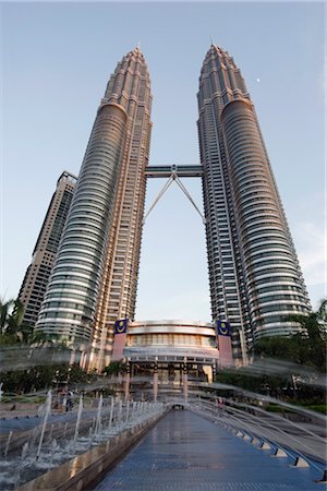 Petronas Towers, Kuala Lumpur, Malaysia, Southeast Asia, Asia Foto de stock - Con derechos protegidos, Código: 841-03517343