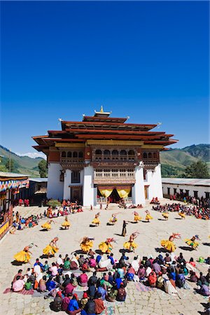 simsearch:841-03065014,k - Dancers in costume at Tsechu (festival), Gangtey Gompa (Monastery), Phobjikha Valley, Bhutan, Asia Foto de stock - Con derechos protegidos, Código: 841-03517465